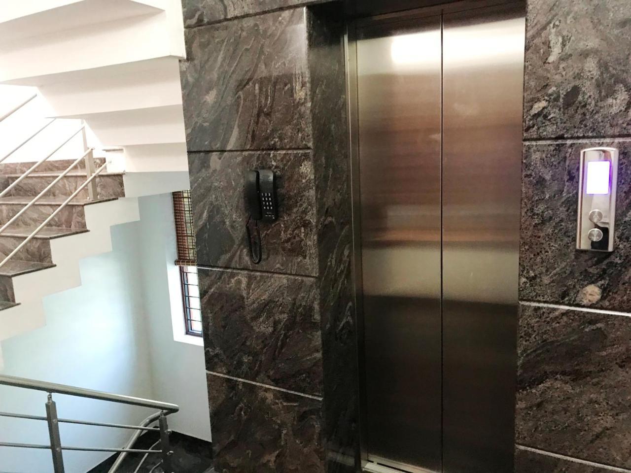 Beersheba Three Bed Room A/C Apartments Thiruvananthapuram Luaran gambar